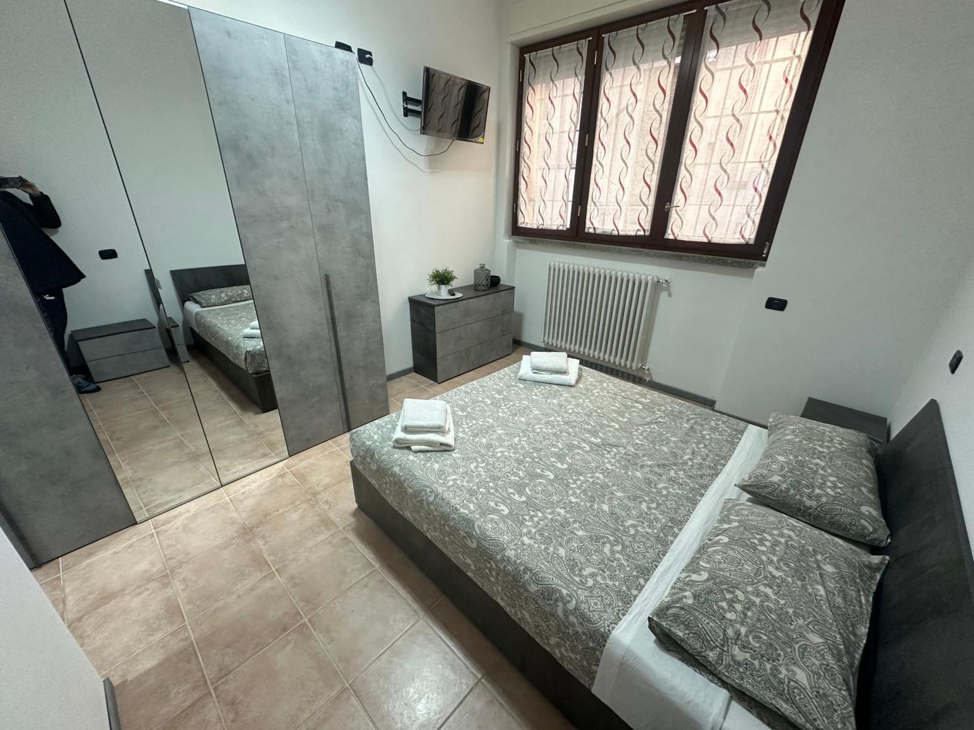 B&B Black&White And Apartments Cantu Bagian luar foto